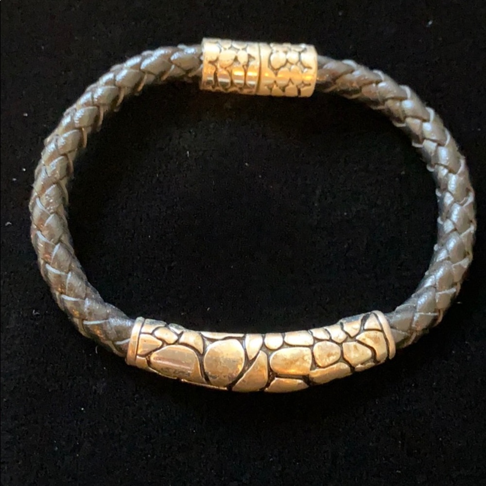 Premier Designs black & silver magnetic bracelet